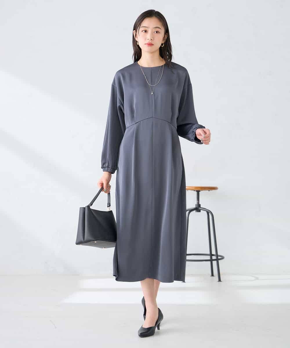 K2EFD05089 a.v.v(アー・ヴェ・ヴェ) サテンドルマンスリーブワンピース ダークグレー