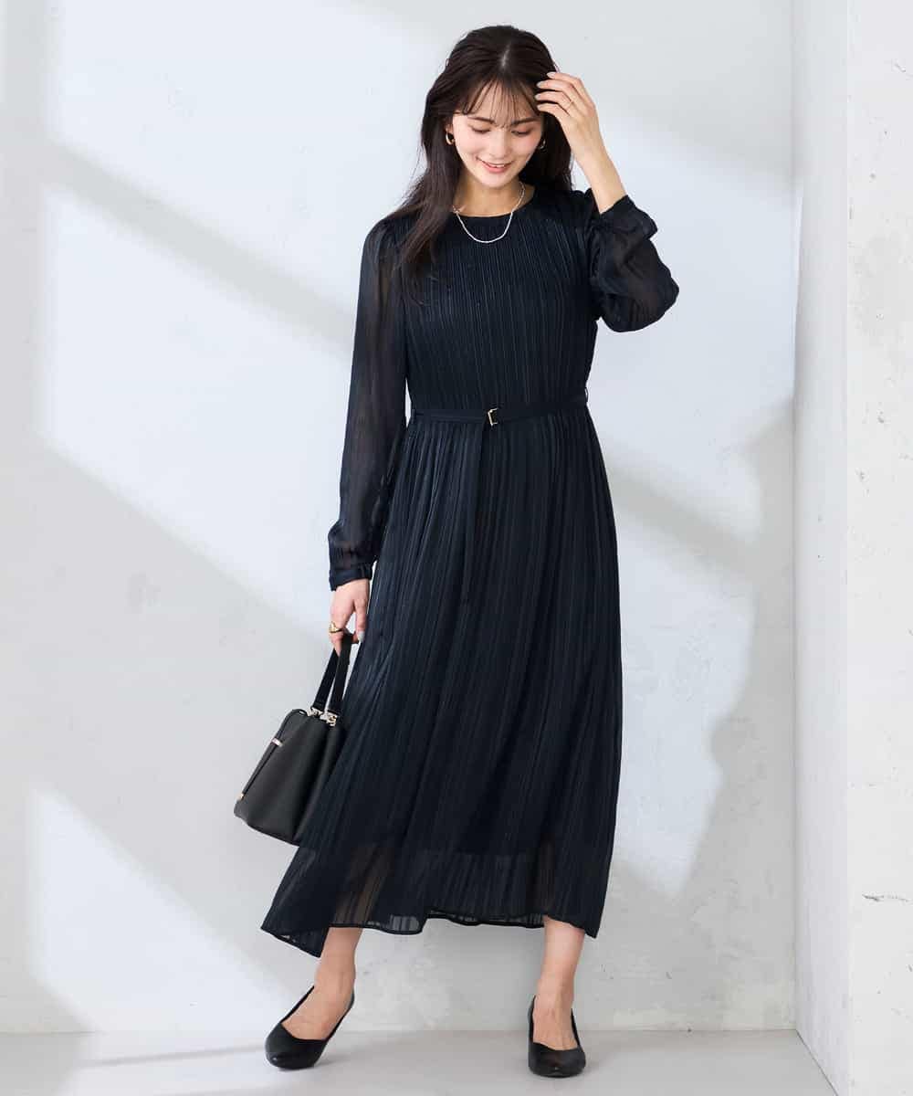 K2EFD12109 a.v.v(アー・ヴェ・ヴェ) ランダムプリーツワンピース ネイビー