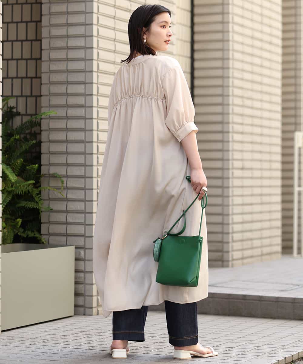 K2EGP11079 a.v.v(アー・ヴェ・ヴェ) バックギャザーシャツワンピース ベージュ