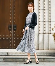 K2EHD15089 a.v.v(アー・ヴェ・ヴェ) 【洗える】フラワープリントギャザーノースリーブワンピース ネイビー
