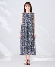 K2EID15089 a.v.v(アー・ヴェ・ヴェ) 【洗える】フラワープリントギャザーノースリーブワンピース ネイビー