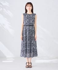 K2EID15089 a.v.v(アー・ヴェ・ヴェ) 【洗える】フラワープリントギャザーノースリーブワンピース ネイビー