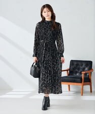 K2EKA09099 a.v.v(アー・ヴェ・ヴェ) ランダムプリーツワンピース ブラック