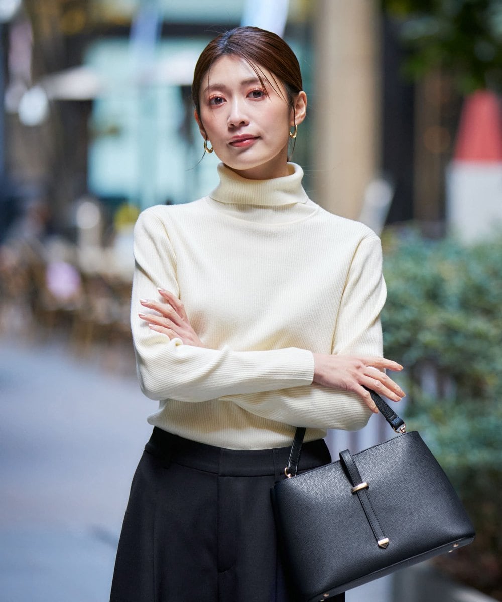 K2FAD01029 a.v.v(アー・ヴェ・ヴェ) リブタートルネックニットプルオーバー レッド