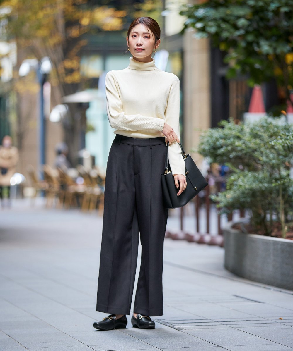 K2FAD01029 a.v.v(アー・ヴェ・ヴェ) リブタートルネックニットプルオーバー レッド