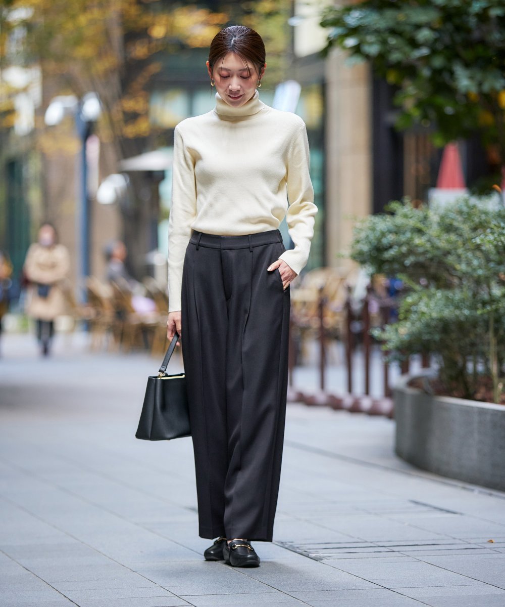 K2FAD01029 a.v.v(アー・ヴェ・ヴェ) リブタートルネックニットプルオーバー レッド