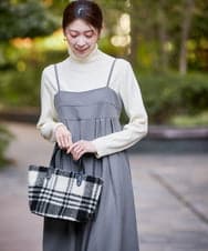 K2FAD01029 a.v.v(アー・ヴェ・ヴェ) リブタートルネックニットプルオーバー レッド