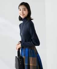 K2FAD01029 a.v.v(アー・ヴェ・ヴェ) リブタートルニット レッド