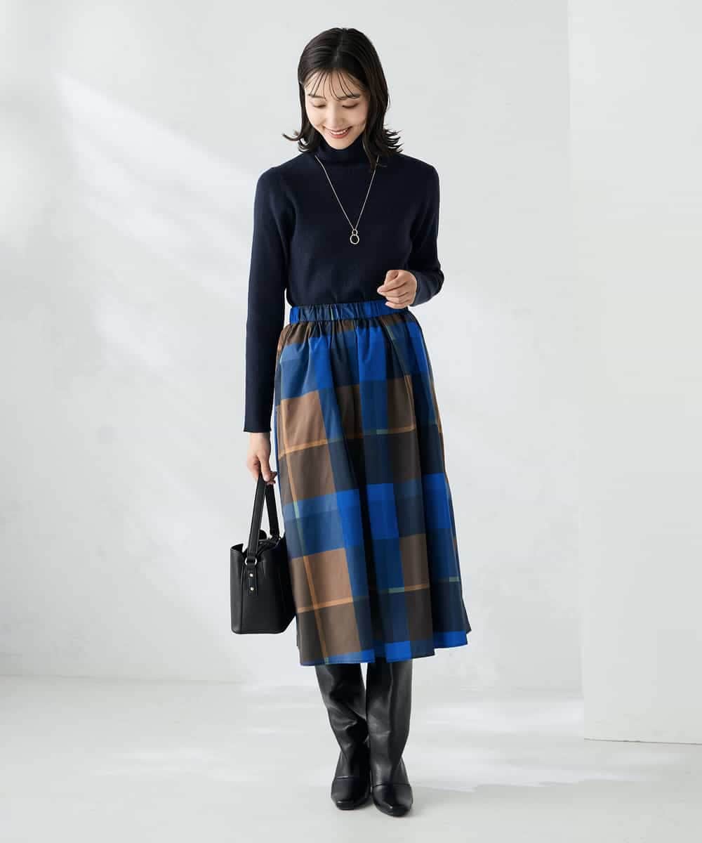 K2FAD01029 a.v.v(アー・ヴェ・ヴェ) リブタートルニット レッド