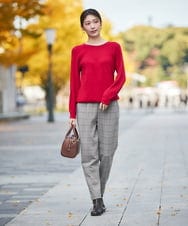 K2FAD10044 a.v.v(アー・ヴェ・ヴェ) 【洗える】求心風クルーネックニット【新色追加】 レッド