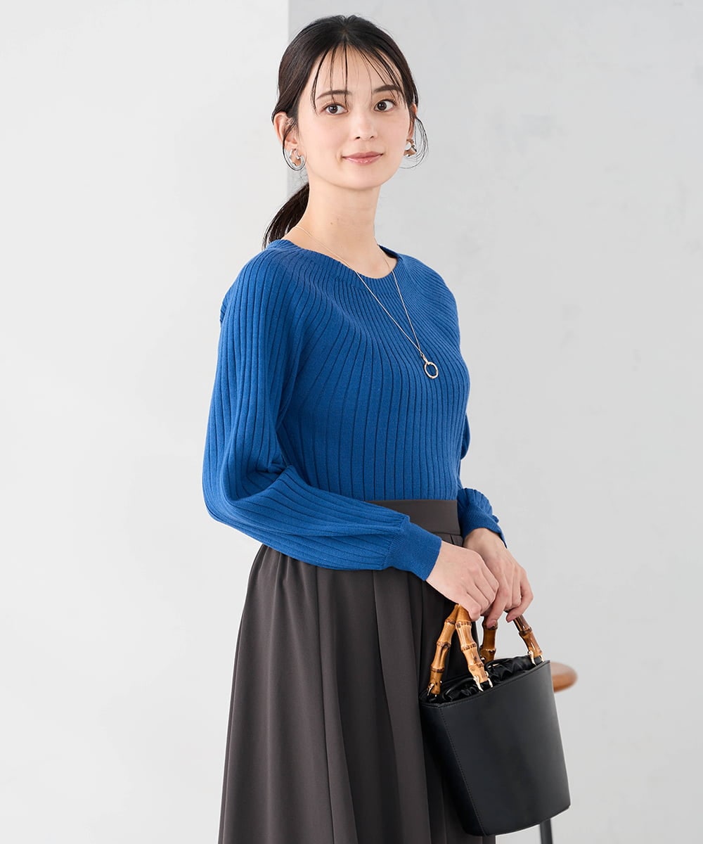 K2FAD10044 a.v.v(アー・ヴェ・ヴェ) 【洗える】求心風クルーネックニット【新色追加】 レッド