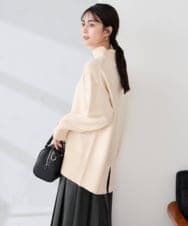 K2FAD46044 a.v.v(アー・ヴェ・ヴェ) 【洗える/静電気が起きにくい】バックスリットニット レッド