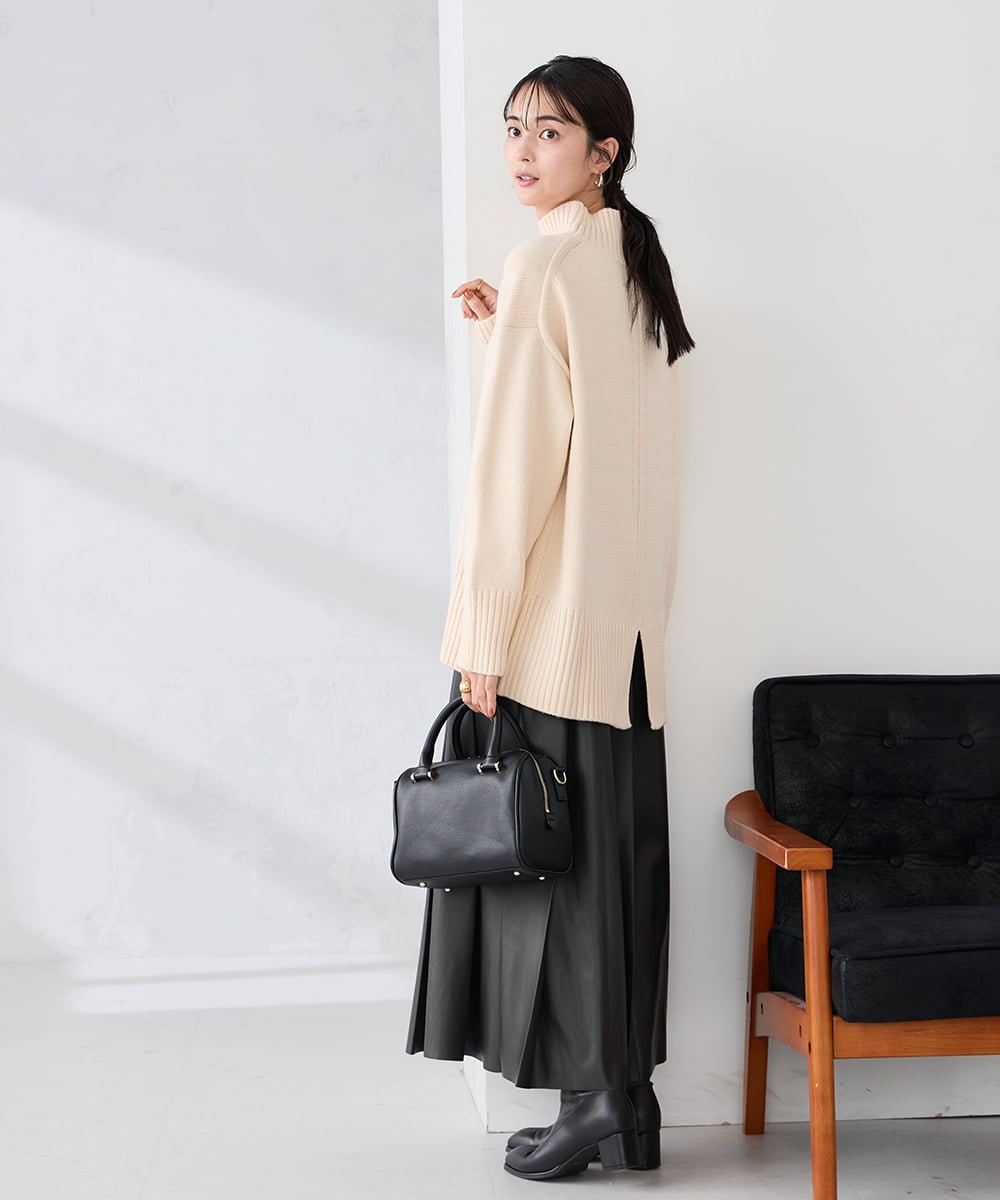 K2FAD46044 a.v.v(アー・ヴェ・ヴェ) 【洗える/静電気が起きにくい】バックスリットニット レッド