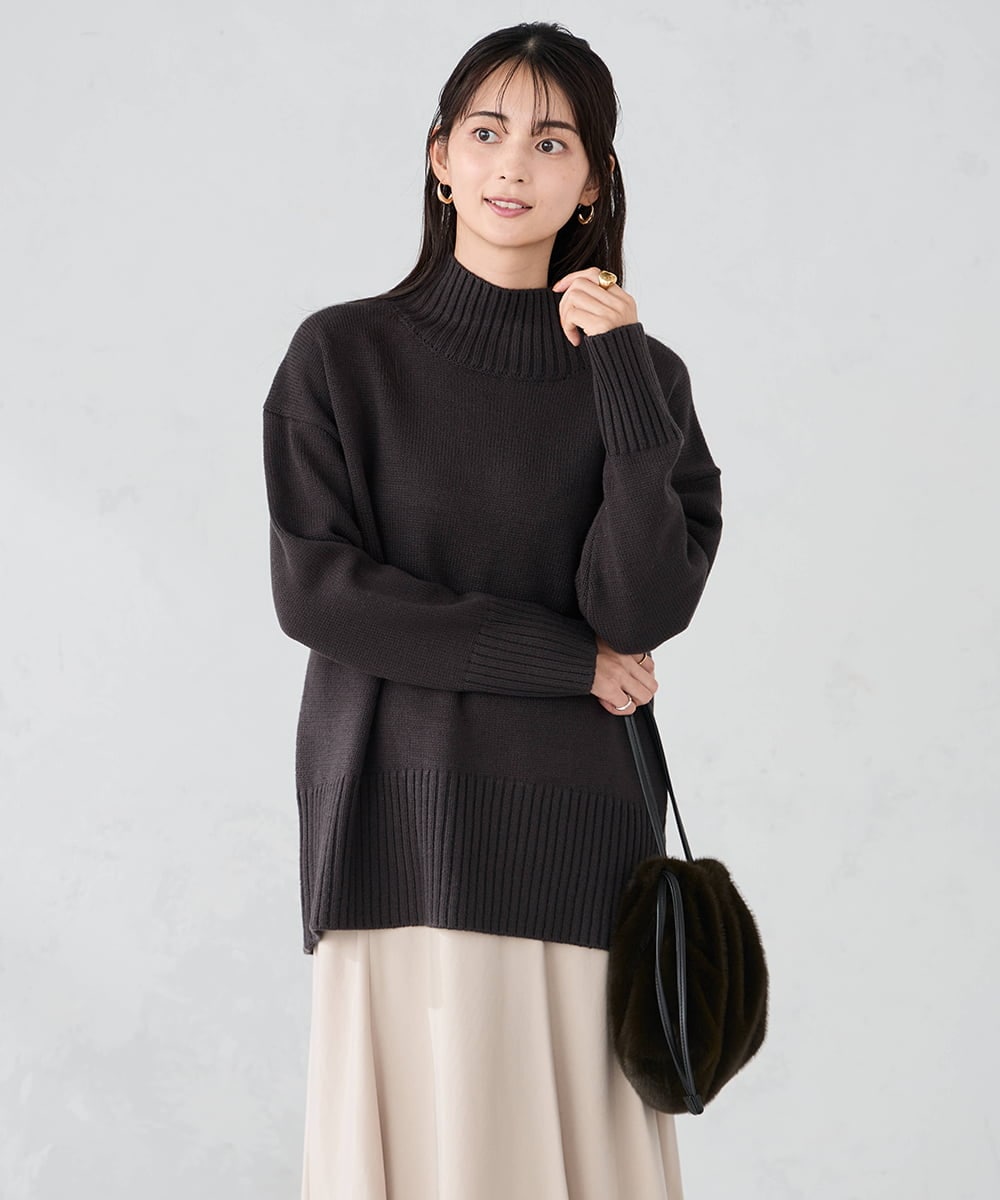 K2FAD46044 a.v.v(アー・ヴェ・ヴェ) 【洗える/静電気が起きにくい】バックスリットニット レッド