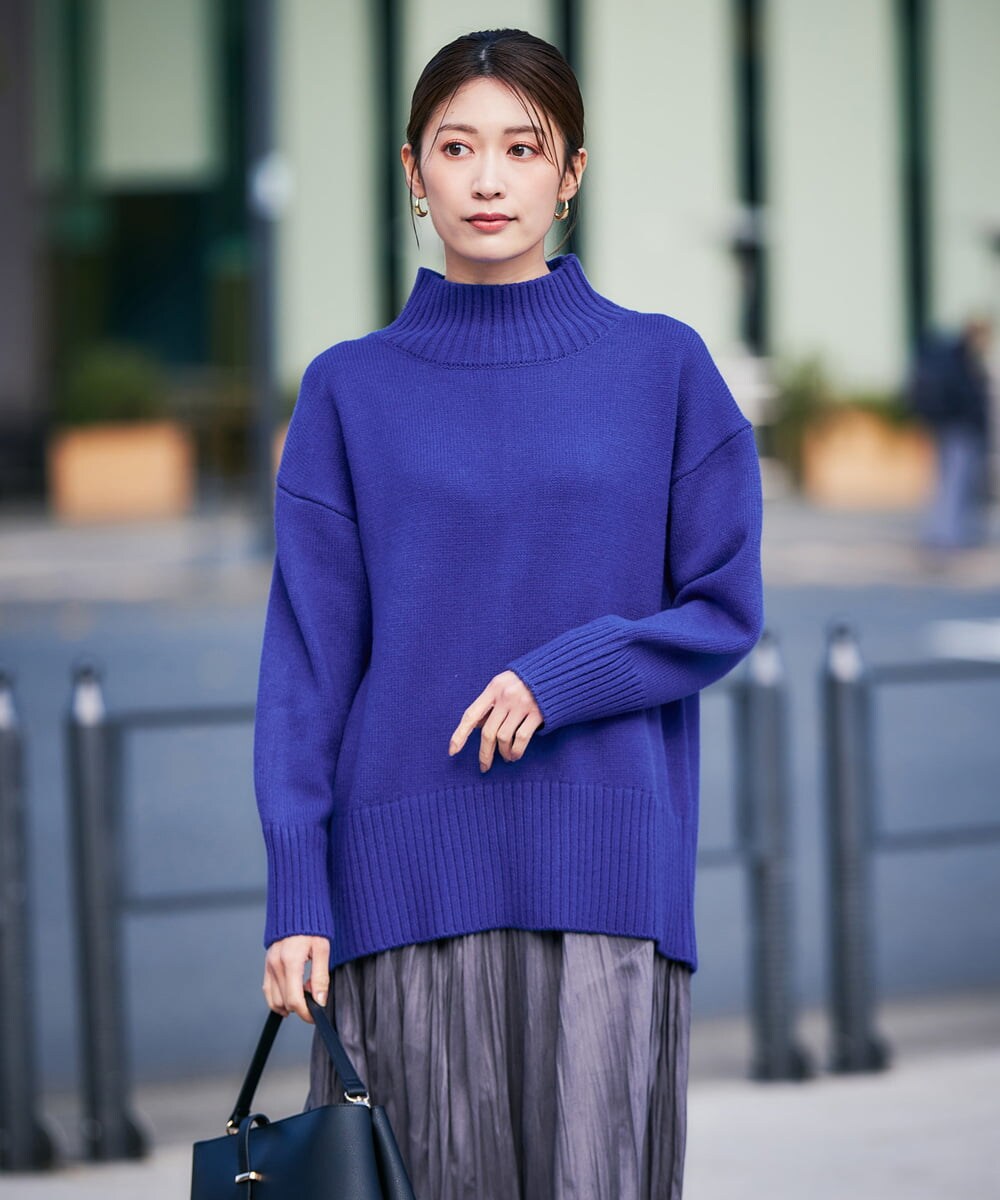 K2FAD46044 a.v.v(アー・ヴェ・ヴェ) 【洗える/静電気が起きにくい/雑誌InRed(宝島社)12月号掲載】バックスリットニット ブルー