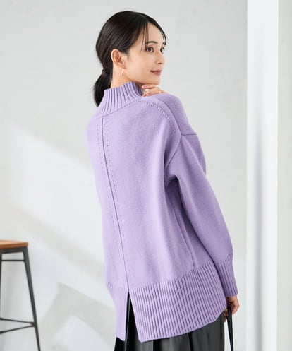 K2FAD46044 a.v.v 【洗える/静電気が起きにくい/雑誌InRed(宝島社)12月号掲載】バックスリットニット