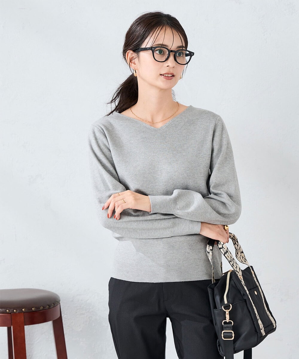 K2FAD59039 a.v.v(アー・ヴェ・ヴェ) 【洗える】Vネックパフスリーブスプリングニット グレー