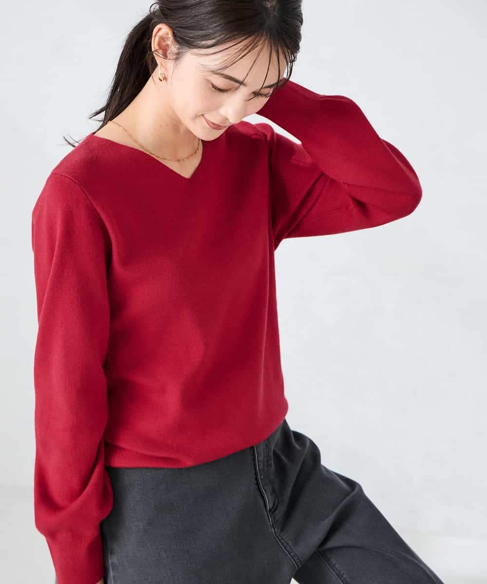 K2FAD59039 a.v.v(アー・ヴェ・ヴェ) 【洗える/雑誌InRed(宝島社)11月号掲載】Vネック美ラクるパフスリーブニット レッド