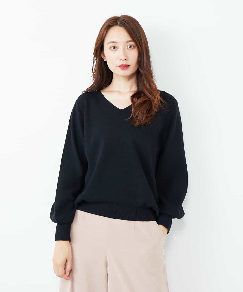 K2FAD59039 a.v.v(アー・ヴェ・ヴェ) ボリュームスリーブVネックニット[WEB限定サイズ] ブラック