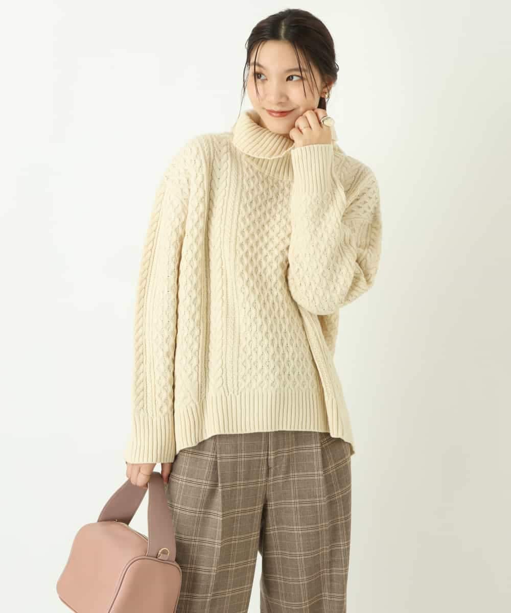 K2FAS52044 a.v.v(アー・ヴェ・ヴェ) アラン柄ハイネックニット アイボリー
