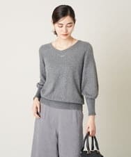 K2FAV43049 a.v.v(アー・ヴェ・ヴェ) フェザーヤーンラメVネックニット アイボリー