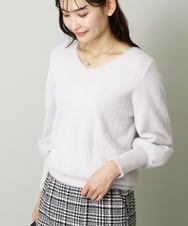 K2FAV43049 a.v.v(アー・ヴェ・ヴェ) フェザーヤーンラメVネックニット ライトグレー