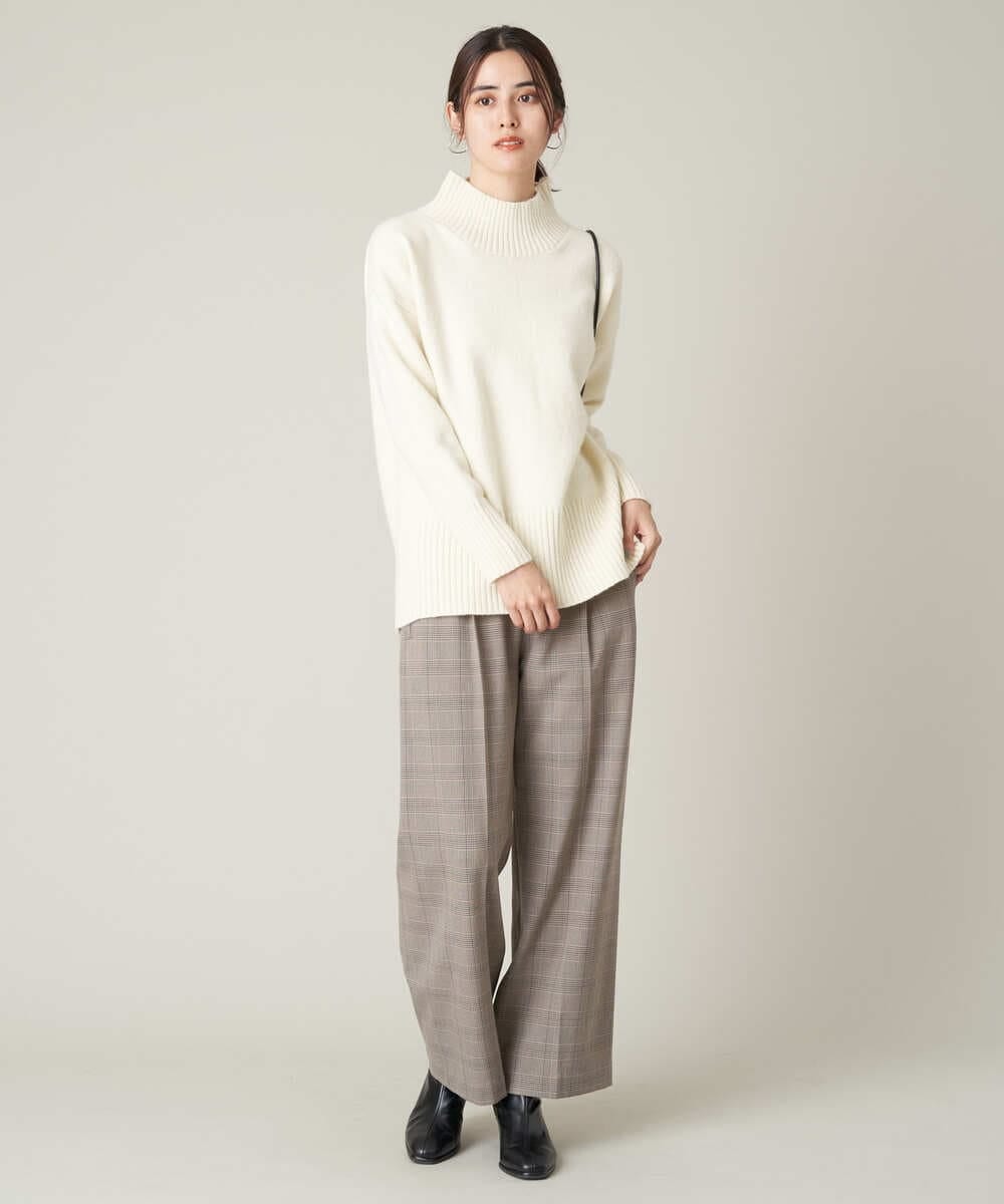 K2FAV46044 a.v.v(アー・ヴェ・ヴェ) バックスリットニットプルオーバー ホワイト（WEB限定カラー）