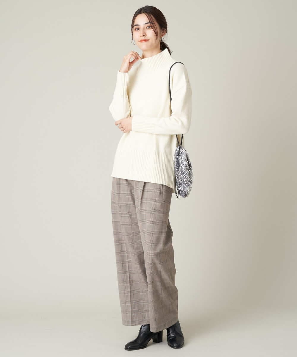 K2FAV46044 a.v.v(アー・ヴェ・ヴェ) バックスリットニットプルオーバー ホワイト（WEB限定カラー）