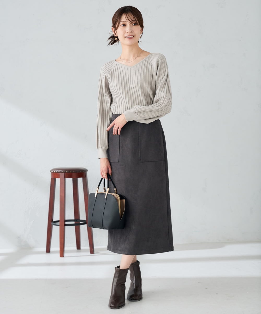 K2FBD15044 a.v.v(アー・ヴェ・ヴェ) プリーツライクVネックニット レッド