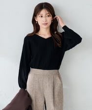 K2FBD15044 a.v.v(アー・ヴェ・ヴェ) プリーツライクVネックニット レッド