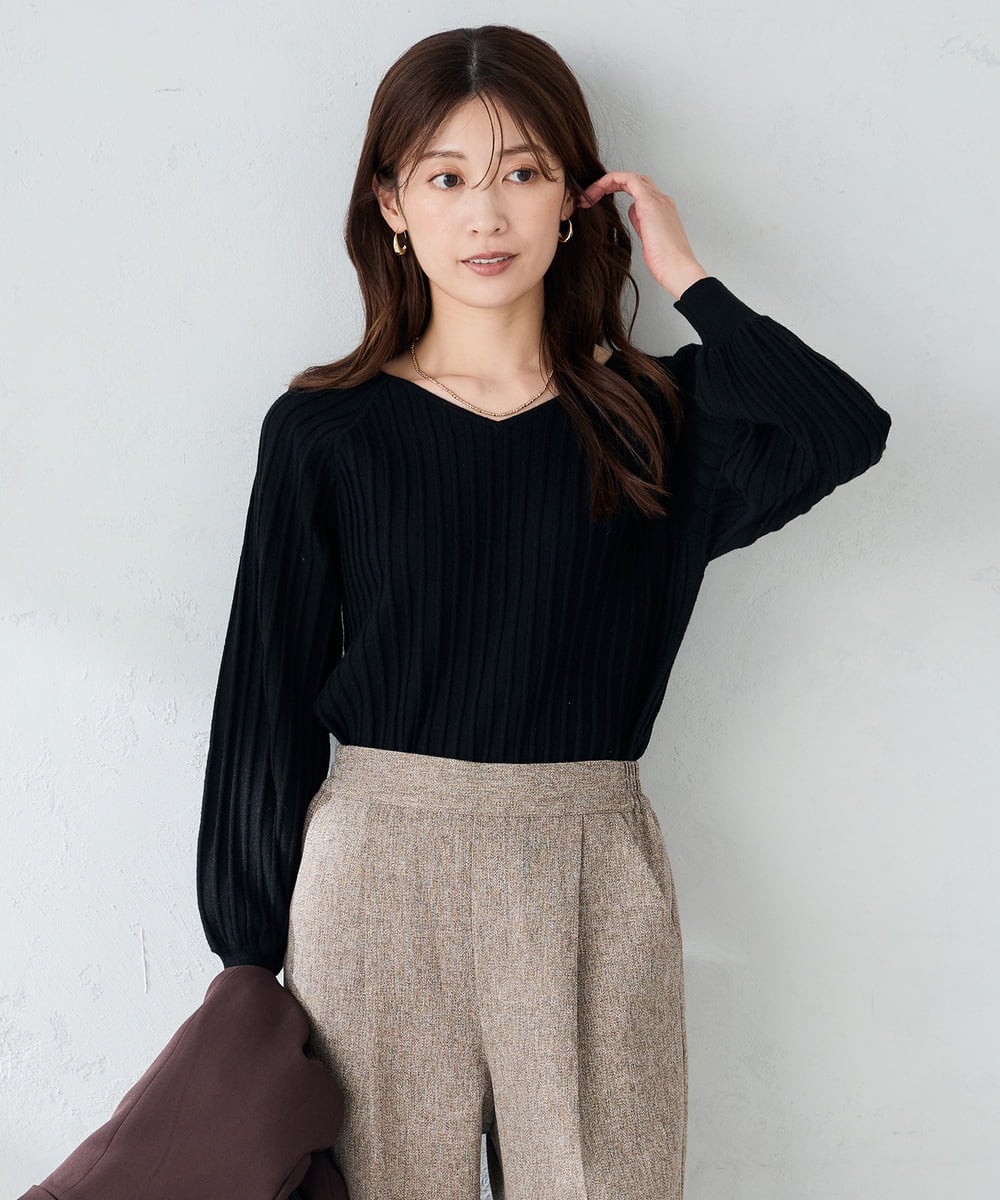 K2FBD15044 a.v.v(アー・ヴェ・ヴェ) プリーツライクVネックニット レッド