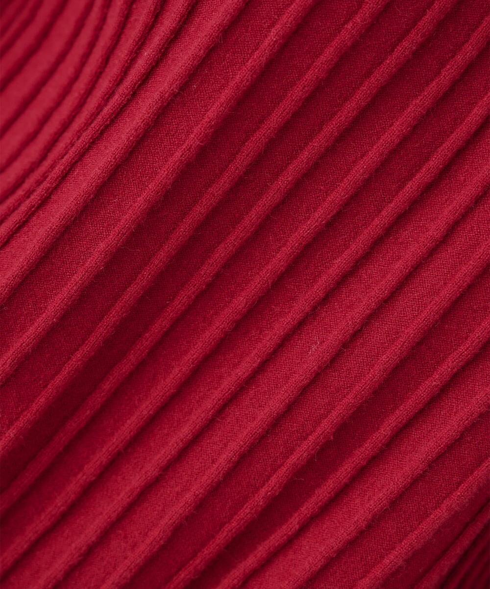 K2FBD15044 a.v.v(アー・ヴェ・ヴェ) プリーツライクVネックニット レッド