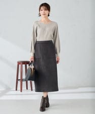 K2FBD15044 a.v.v(アー・ヴェ・ヴェ) プリーツライクVネックニット レッド