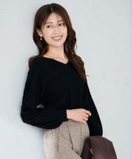 K2FBD15044 a.v.v(アー・ヴェ・ヴェ) プリーツライクVネックニット ブラック