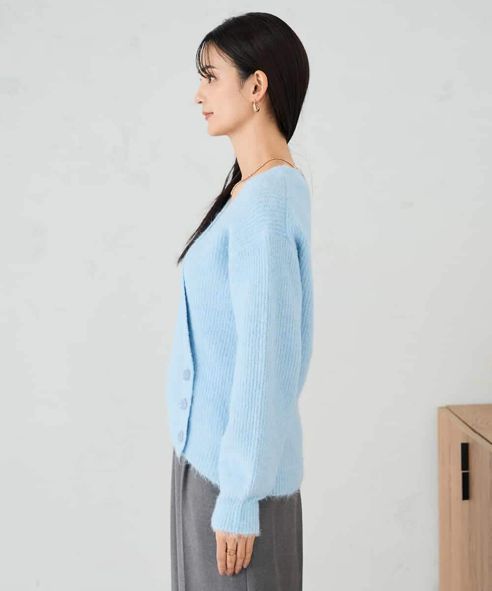 K2FBD23049 a.v.v(アー・ヴェ・ヴェ) カシュクールライクVネックニット ライトブルー