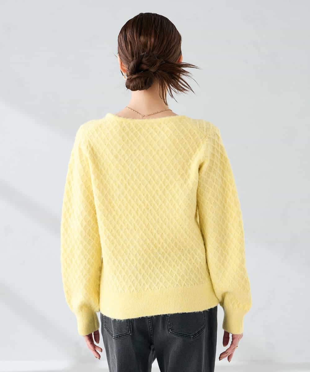 K2FBD25049 a.v.v(アー・ヴェ・ヴェ) ダイヤ柄ニットプルオーバー ライトイエロー