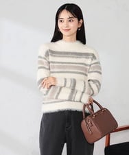 K2FBD29059 a.v.v(アー・ヴェ・ヴェ) フェザーボーダーニット アイボリー