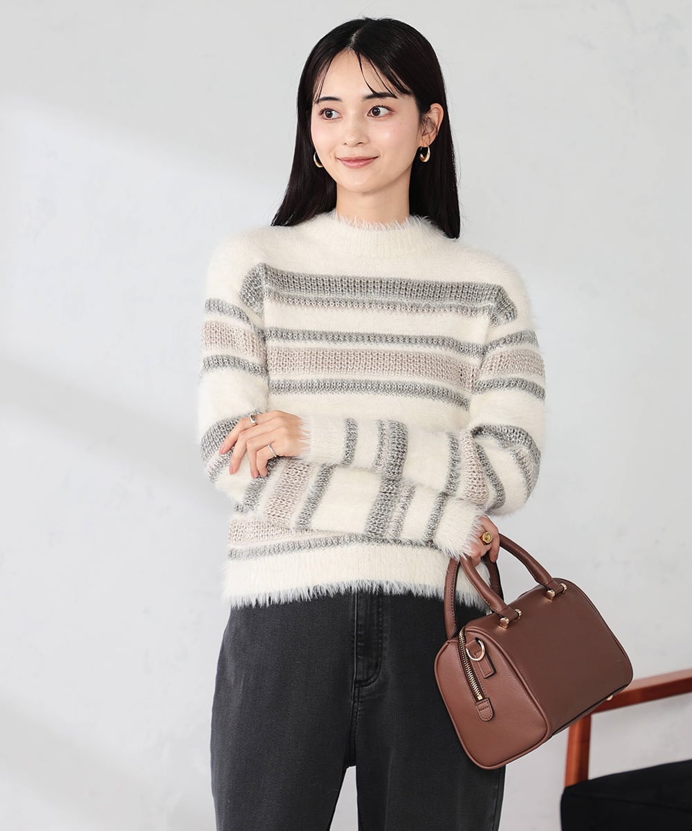 K2FBD29059 a.v.v(アー・ヴェ・ヴェ) フェザーボーダーニット アイボリー