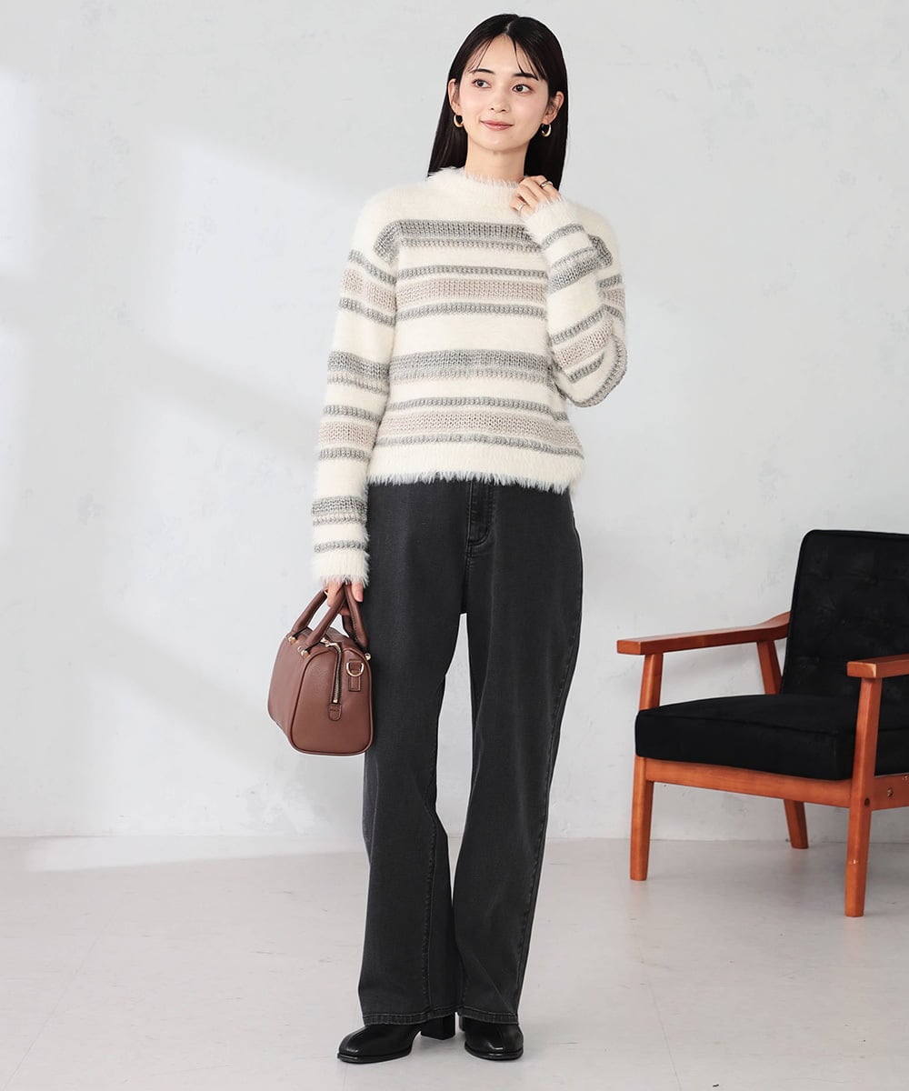 K2FBD29059 a.v.v(アー・ヴェ・ヴェ) フェザーボーダーニット アイボリー