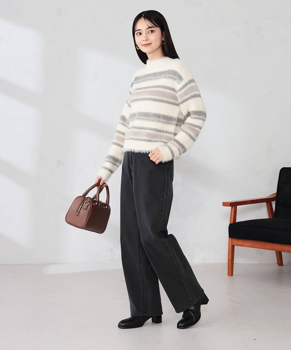 K2FBD29059 a.v.v(アー・ヴェ・ヴェ) フェザーボーダーニット アイボリー