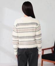 K2FBD29059 a.v.v(アー・ヴェ・ヴェ) フェザーボーダーニット アイボリー