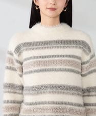 K2FBD29059 a.v.v(アー・ヴェ・ヴェ) フェザーボーダーニット アイボリー