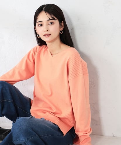 K2FBD66044 a.v.v サイドリブVネックニット