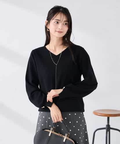 K2FBD71044 a.v.v 【WEB限定】ゴールドボタンVネックニット