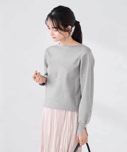 K2FBD72044 a.v.v 【WEB限定】ゴールドボタンボートネックニット