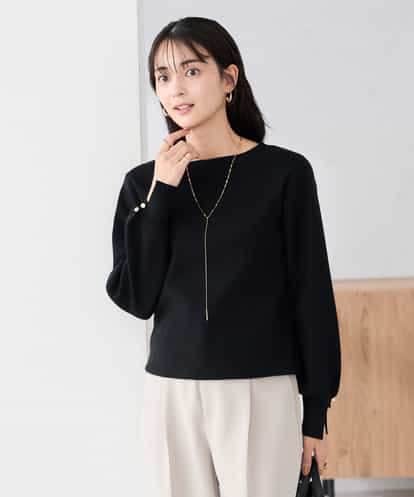 K2FBD72044 a.v.v 【WEB限定】ゴールドボタンボートネックニット