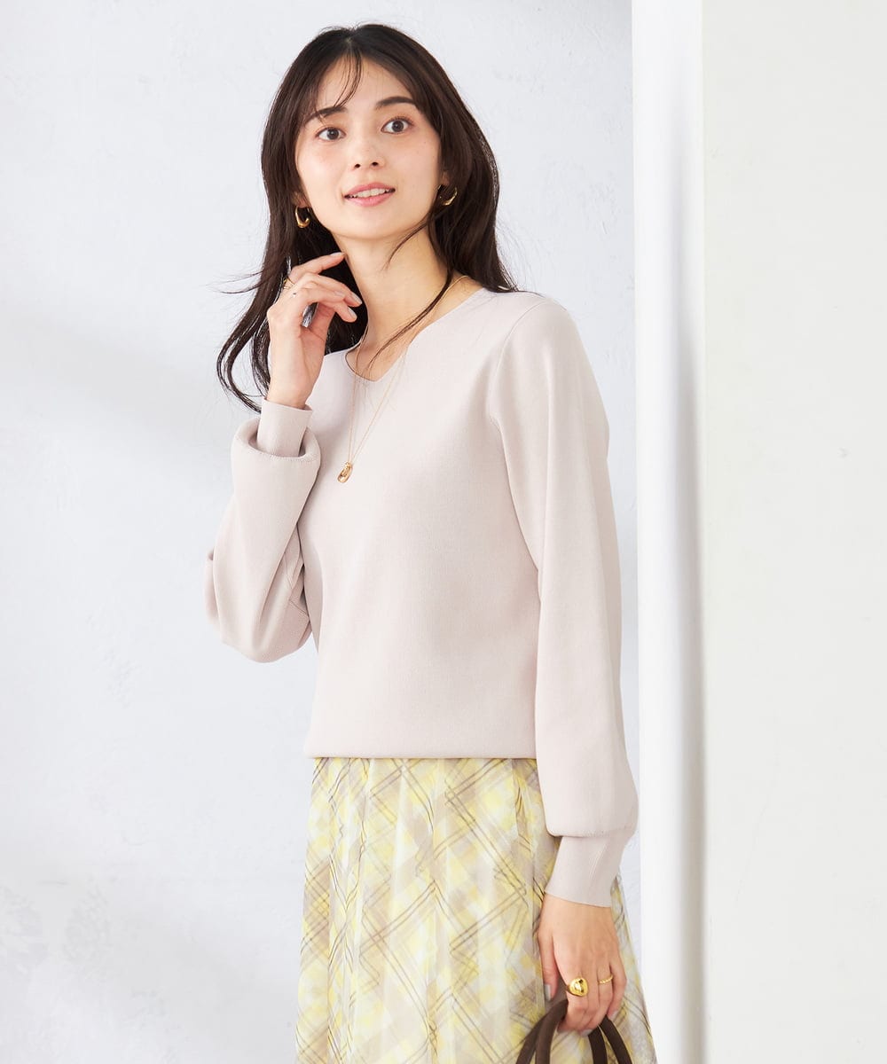 K2FED59039 a.v.v(アー・ヴェ・ヴェ) 【洗える/UVカット】Vネックパフスリーブニット グレージュ