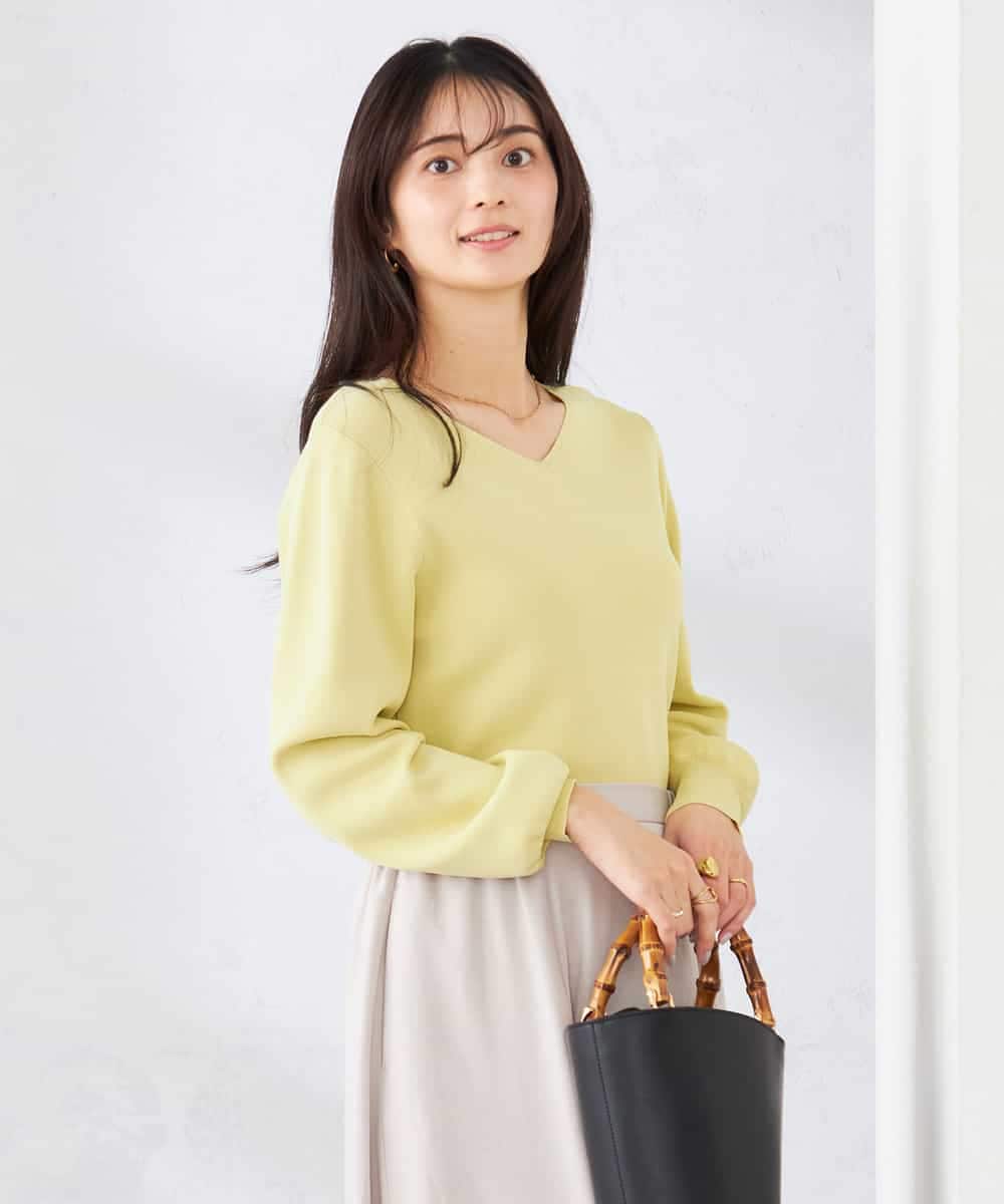 K2FED59039 a.v.v(アー・ヴェ・ヴェ) 【洗える/UVカット】Vネックパフスリーブニット ライトイエロー