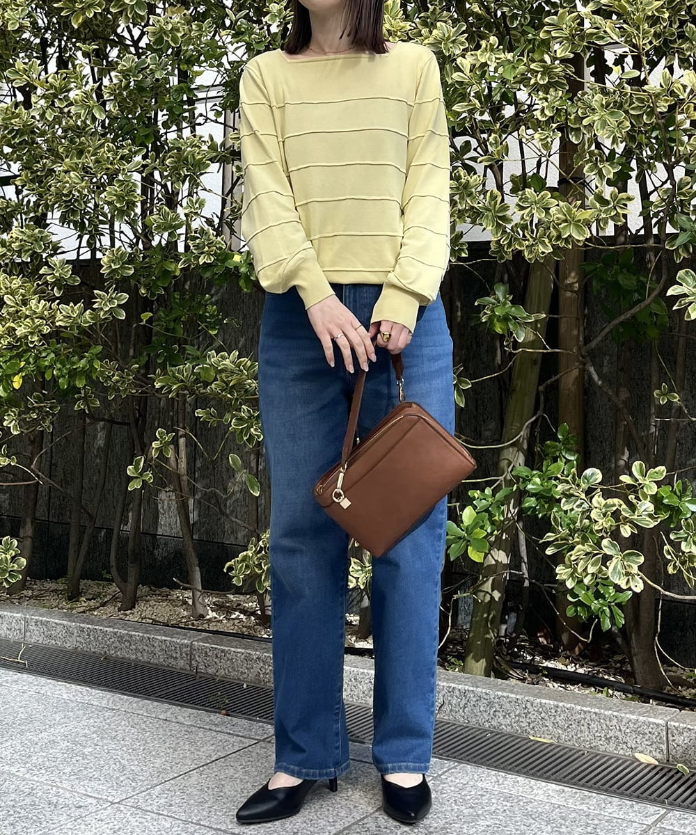 K2FFD17044 a.v.v(アー・ヴェ・ヴェ) 【洗える/UVカット】タックボーダースクエアニット ライトイエロー