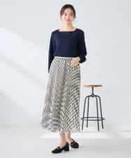 K2FFD17044 a.v.v(アー・ヴェ・ヴェ) 【雑誌InRed(宝島社)4月号掲載/洗える/UVカット】タックボーダースクエアニット ライトイエロー